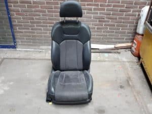 22169017 – 4M0881046 – Stoel rechts