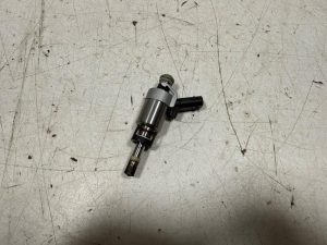23407477 – 06H906036P, 06H906036N, 06H906036AE – Injektor (Benzineinspritzung)
