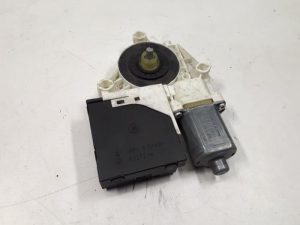 23657536 – 8P4959801F – Door window motor