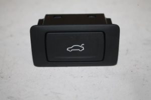 17819236 – 4G0959831C5PR – Schalter Heckklappe