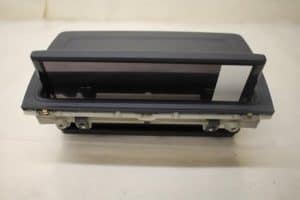17798569 – 8V0857273M6PS – Steun (diversen)