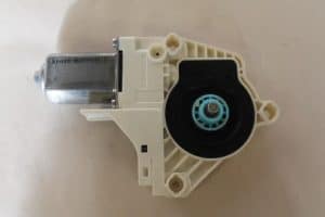 17788587 – 8K0959802C – Raammotor Portier