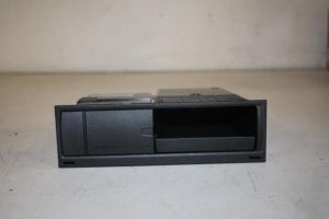 17829777 – 4E0035785F – AUX/USB aansluiting