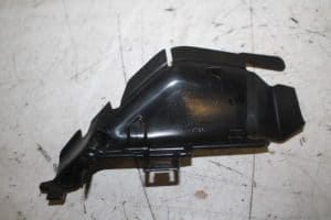 17813545 – 8W0121674A – Luchtgeleider