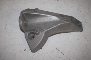 17808948 – 8D0399113AT – Gearbox mount