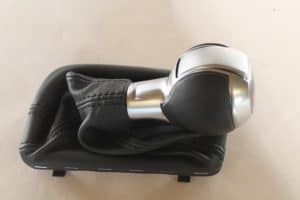 17788584 – 8X1713139DTAH – Versnellingspook