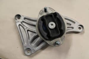 17787364 – 8E0399115R – Gearbox mount