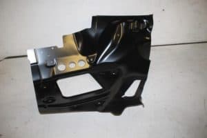 17830853 – 4M8809491A – Steun (diversen)