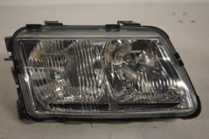 17805204 – 8L0941030C – Koplamp rechts