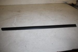 17821512 – 8D0853964GRU – Portierbeschermer 4deurs rechts-achter