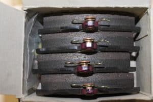 17787289 – 811698151B – Remblok voor