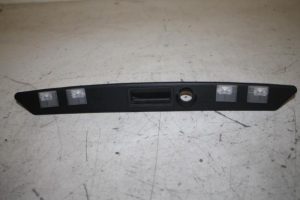 17813136 – 8W78275743FZ – Handgreep Achterklep