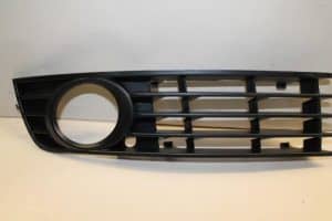 17787811 – 8E080768201C – Stoßstangenrost