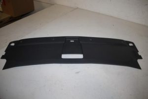 17818638 – 8U0807081B – Stoßstangenteil Mitte vorne