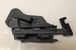 17795383 – 5M0807050 – Bumpersteun rechts-voor