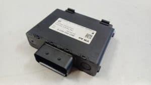 23615249 – 8K0959663B – Voltage stabiliser