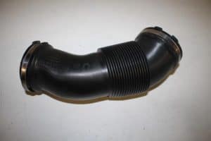 17817635 – 059129616C – Air intake hose