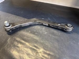 23885761 – 8W0505397E, 8W0505397F – Draagarm links-achter