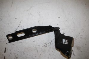 23880742 – 8T0823302D – Motorhaube Scharnier