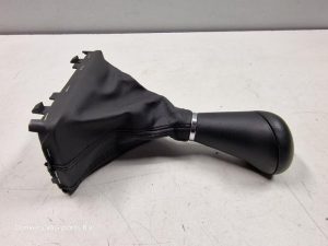 24004215 – 8K1713139ATAH – Versnellingspook