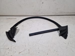 24168870 – 8W6837479B – Portierrubber 2Deurs links