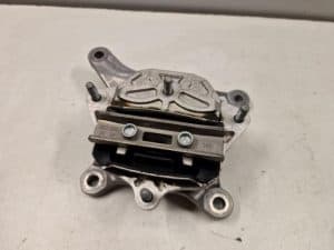 24015667 – 4M0399118K, 8W0399156AT – Versnellingsbak Steun