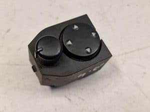 24067114 – 8D095956501C – Spiegel Schakelaar