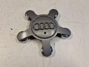 24182669 – 4F0601165N – Radkappe