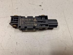 24065105 – 8E0959643B – Airbag Sensor