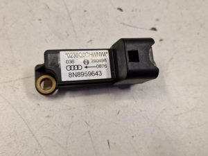 24071637 – 8N8959643 – Airbag Sensor
