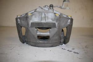 17817935 – 4F0615124 – Remklauw (Tang) rechts-voor