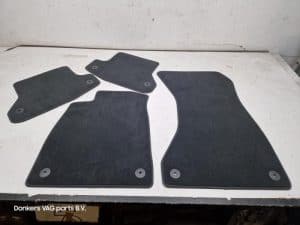 24173960 – 8W1863691BJTV – Matten Set