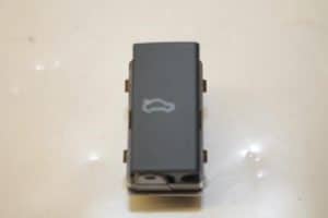 17800926 – 8E19598315PR – Schalter Heckklappe