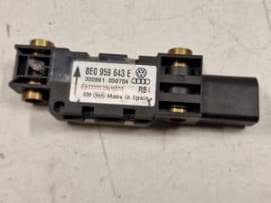 24065470 – 8E0959643E – Airbag Sensor
