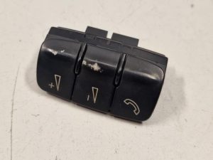 24338150 – 4B0951527B98 – Radiobedienung Lenkrad