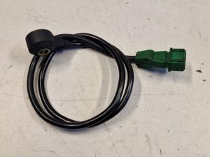 24265565 – 054905377H – Klopfsensor