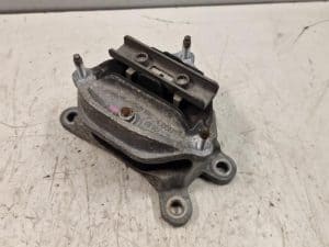 24342988 – 8K0399151DB, 8K0399115S – Gearbox mount